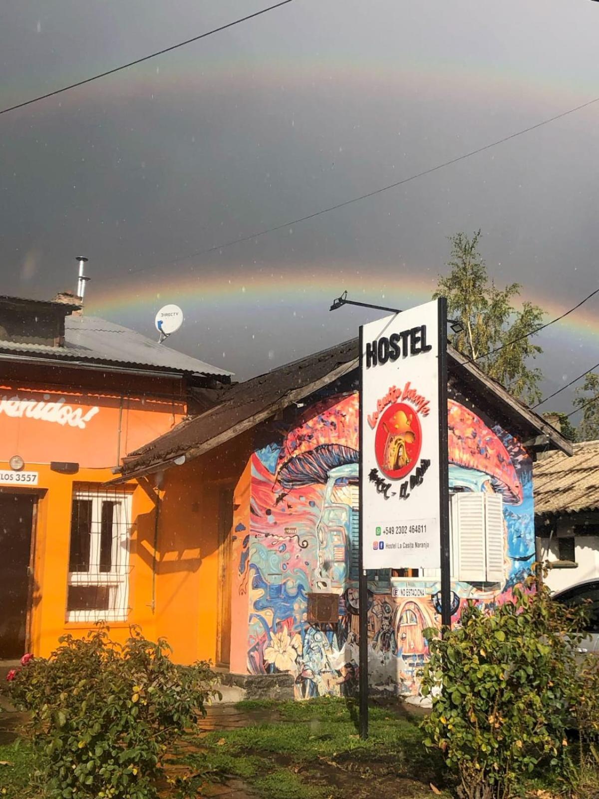 Hostel "La Casita Naranja" El Bolson Exterior photo